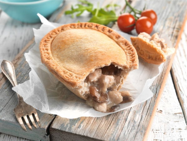 Wrights Shortcrust Chicken and Mushroom Pie